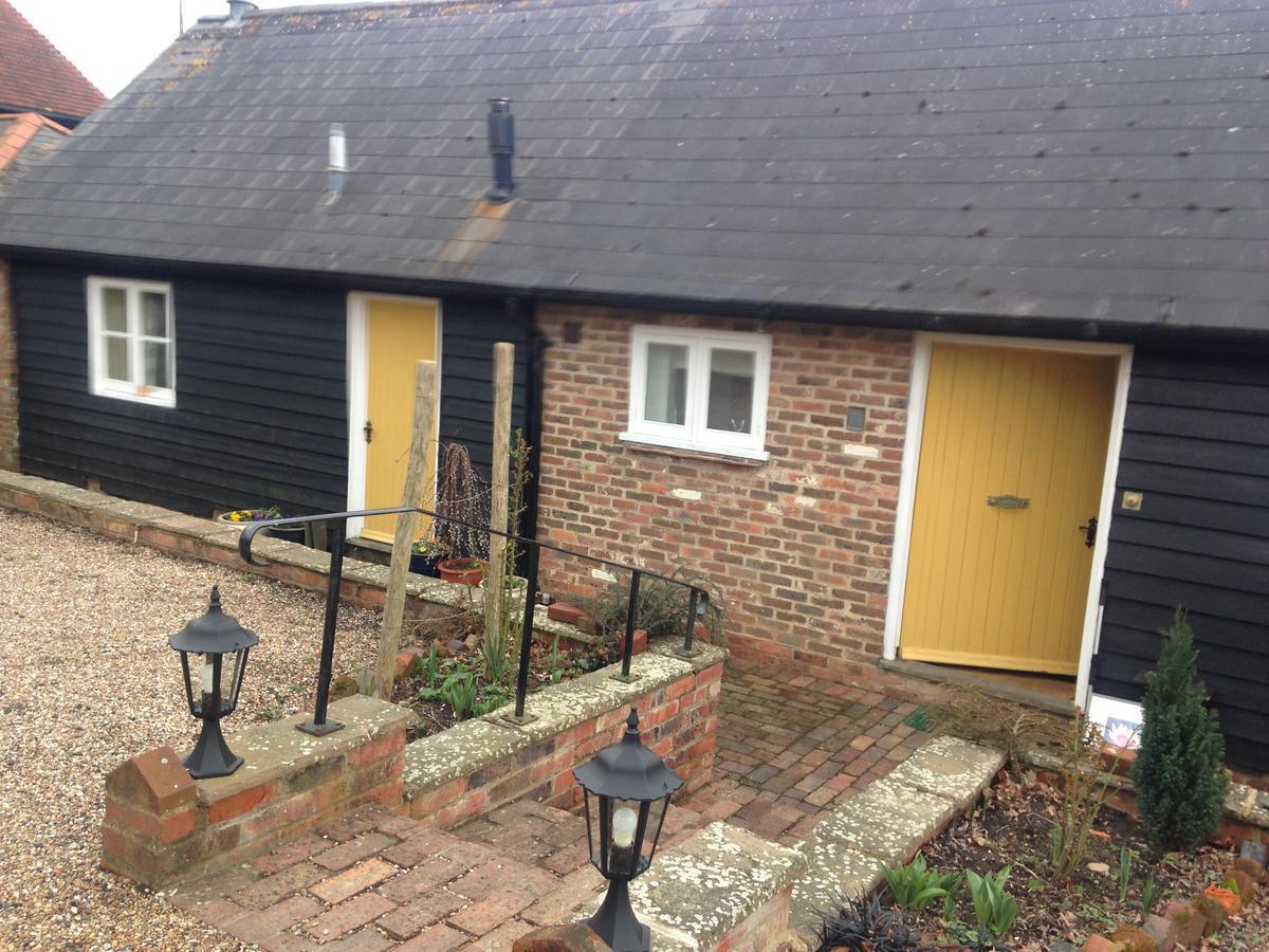 St Benedicts Byre B&B Crowhurst  Экстерьер фото